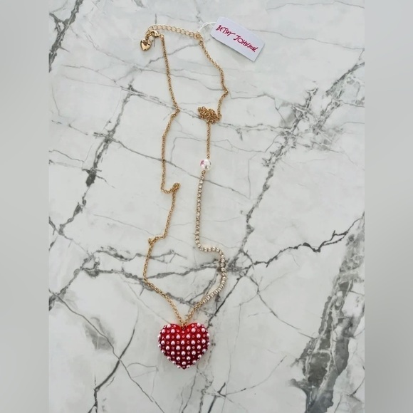 Betsey Johnson XOXO Pearl Red Heart Long Necklace - Picture 2 of 5